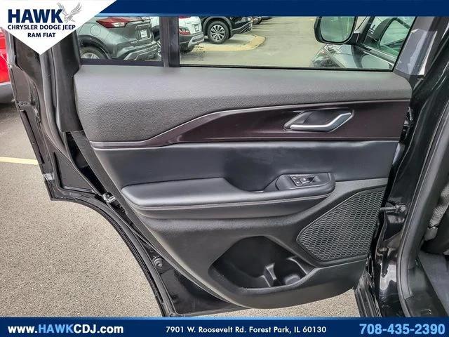 2023 Jeep Grand Cherokee Laredo 4x4