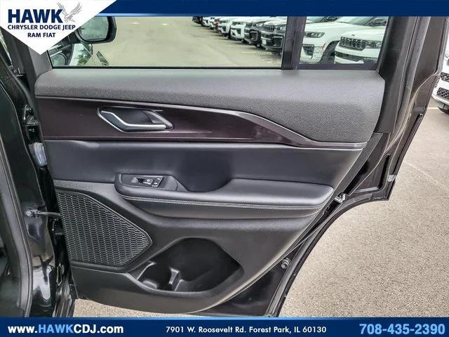 2023 Jeep Grand Cherokee Laredo 4x4