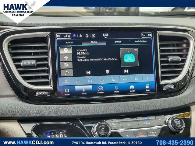 2023 Chrysler Pacifica Touring L