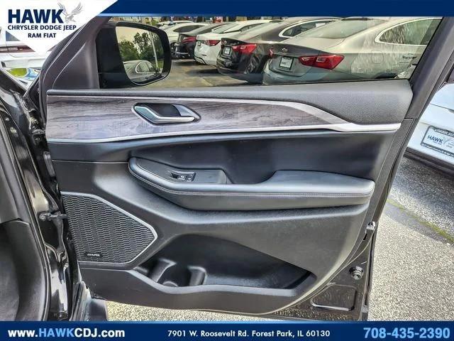 2023 Jeep Grand Cherokee L Limited 4x4