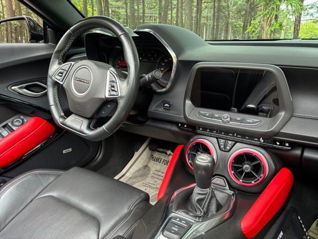 2024 Chevrolet Camaro RWD Convertible 2LT