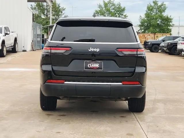 2021 Jeep Grand Cherokee Laredo 4x2