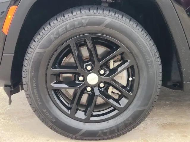 2021 Jeep Grand Cherokee Laredo 4x2