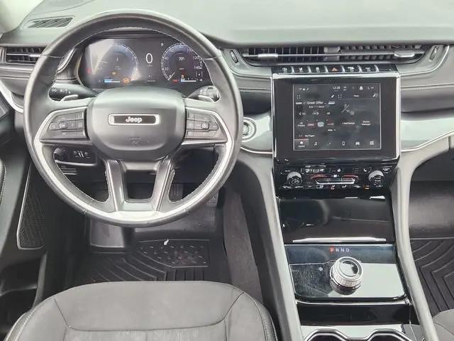 2021 Jeep Grand Cherokee Laredo 4x2