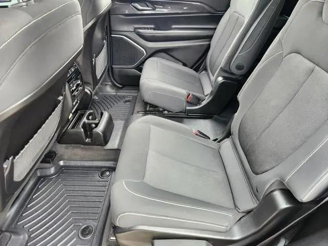 2021 Jeep Grand Cherokee Laredo 4x2