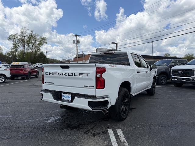 2021 Chevrolet Silverado 1500 4WD Crew Cab Short Bed Custom