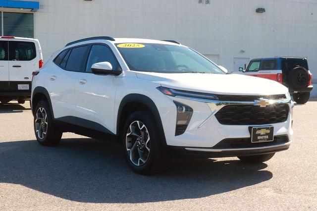 2025 Chevrolet Trax FWD LT