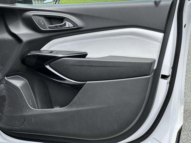2025 Chevrolet Trax FWD LT