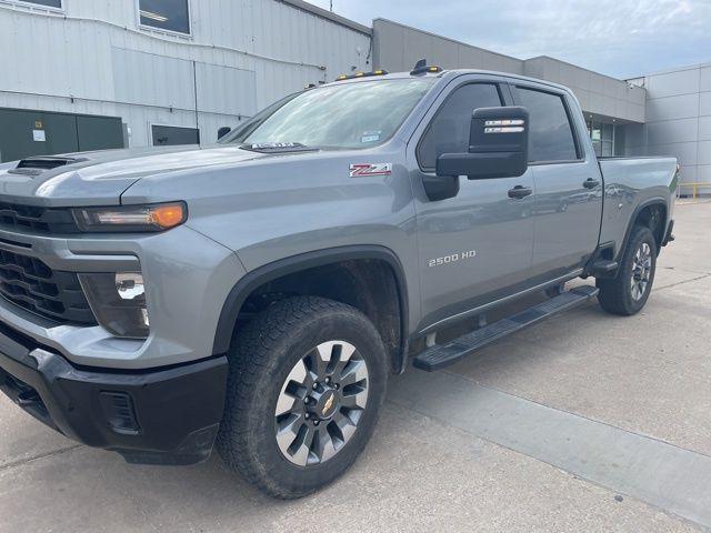 2024 Chevrolet Silverado 2500HD 4WD Crew Cab Standard Bed Custom