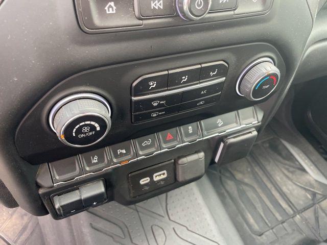 2024 Chevrolet Silverado 2500HD 4WD Crew Cab Standard Bed Custom