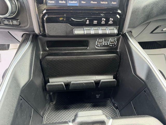 2023 Ram 1500 Big Horn Crew Cab 4x4 5'7" Box