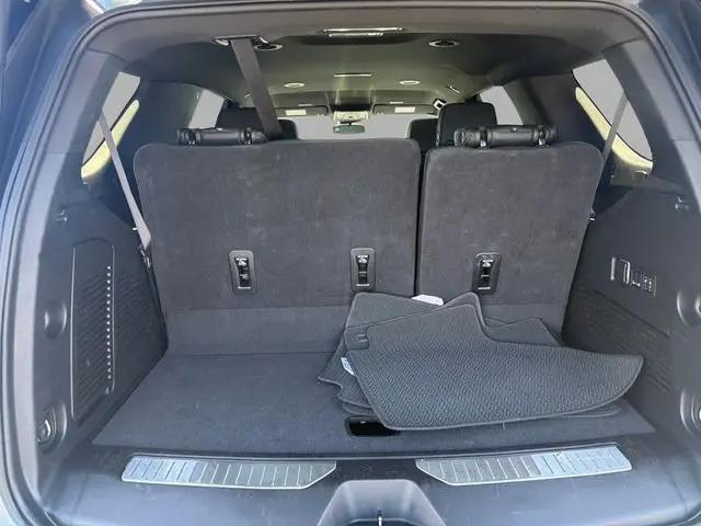 2025 GMC Yukon 4WD Denali
