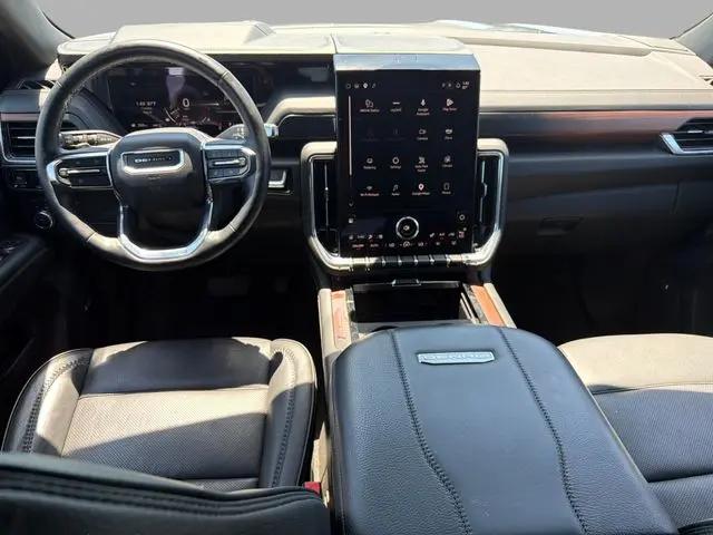 2025 GMC Yukon 4WD Denali