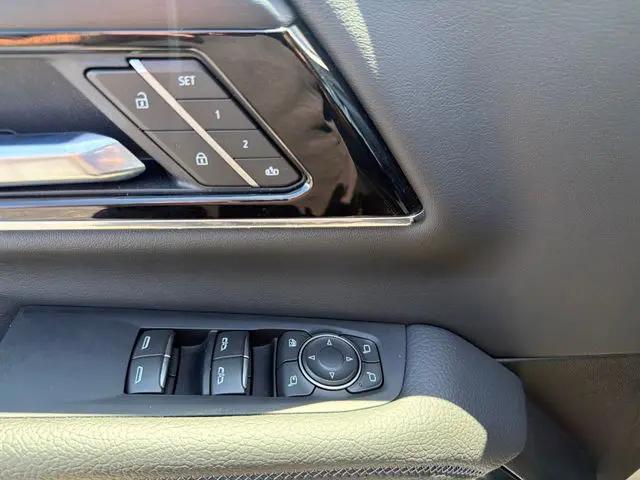 2025 GMC Yukon 4WD Denali