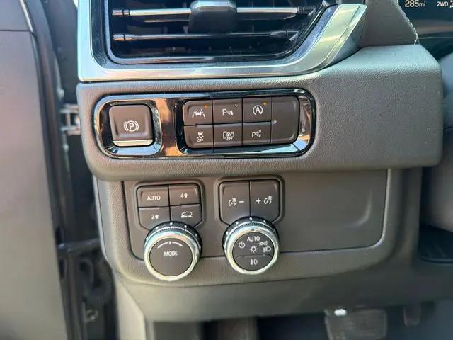 2025 GMC Yukon 4WD Denali