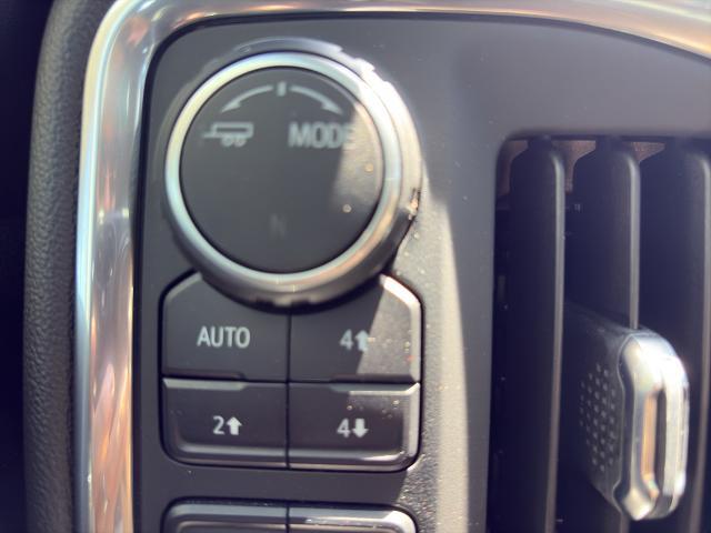 2022 Chevrolet Silverado 1500 4WD Crew Cab Short Bed LTZ