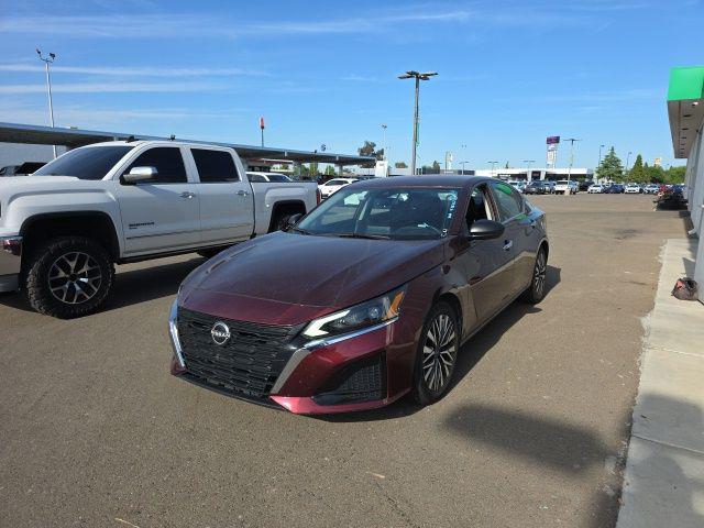 2024 Nissan Altima SV FWD