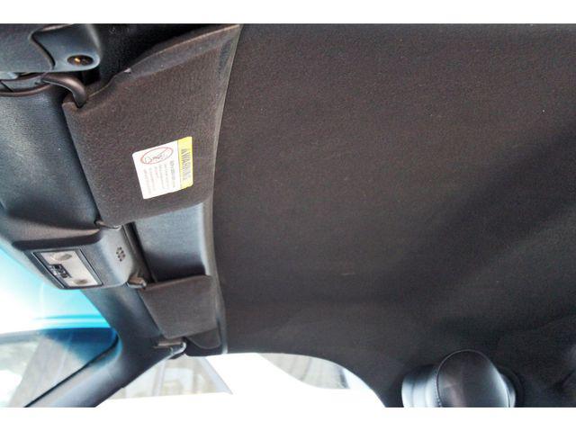 2004 Ford Thunderbird Base