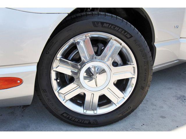 2004 Ford Thunderbird Base
