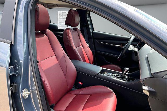 2023 Mazda Mazda3 2.5 S Carbon Edition