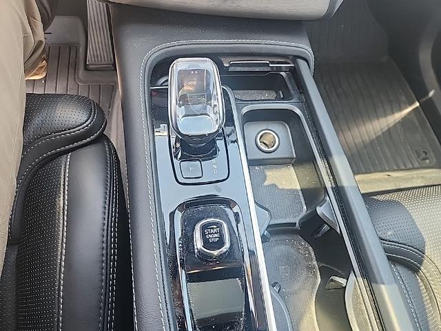 2024 Volvo XC90 Recharge T8 Ultimate 6-Seater