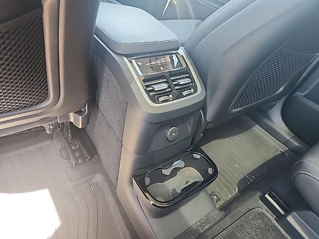 2024 Volvo XC90 Recharge T8 Ultimate 6-Seater