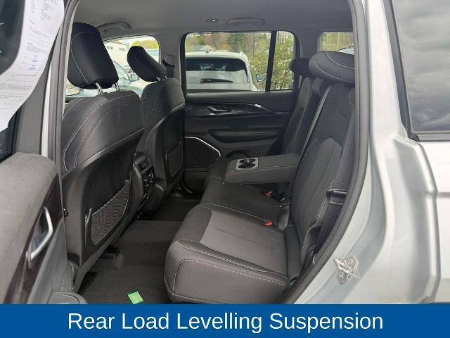 2022 Jeep Grand Cherokee Laredo 4x4