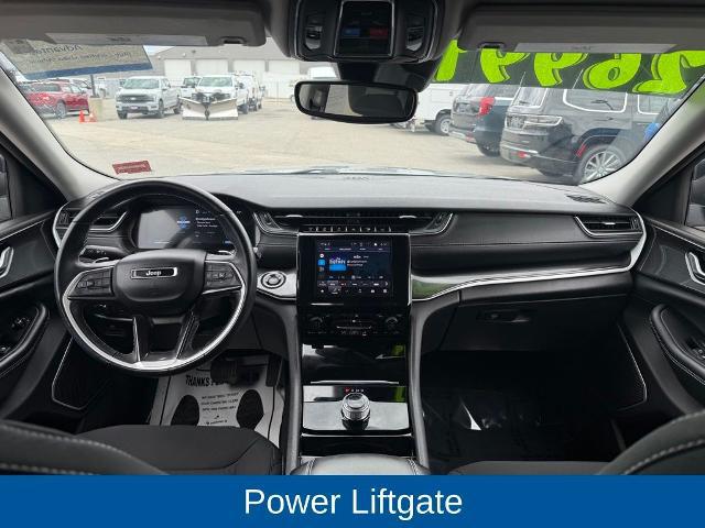 2022 Jeep Grand Cherokee Laredo 4x4