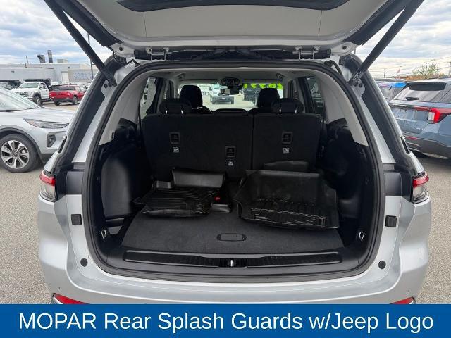 2022 Jeep Grand Cherokee Laredo 4x4