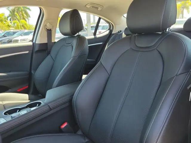 2026 Genesis G70 2.5T RWD