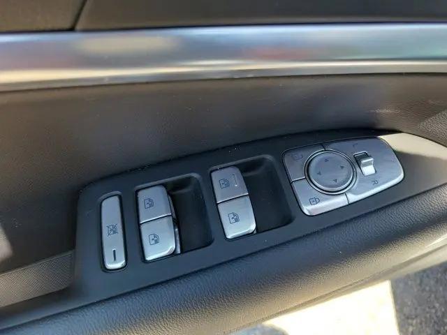 2026 Genesis G70 2.5T RWD