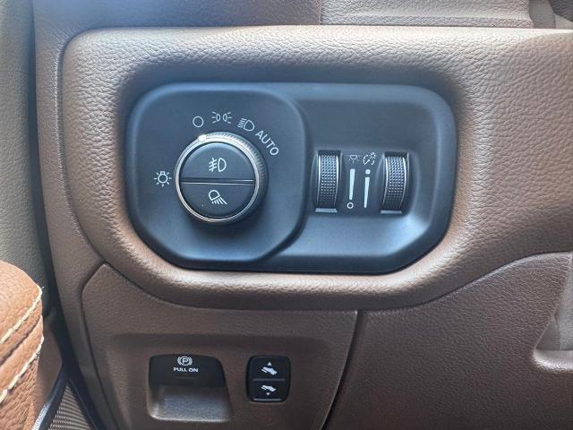 2019 Ram 1500 Laramie Crew Cab 4x4 5'7" Box