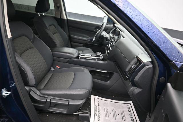 2025 Nissan Pathfinder SV 4WD