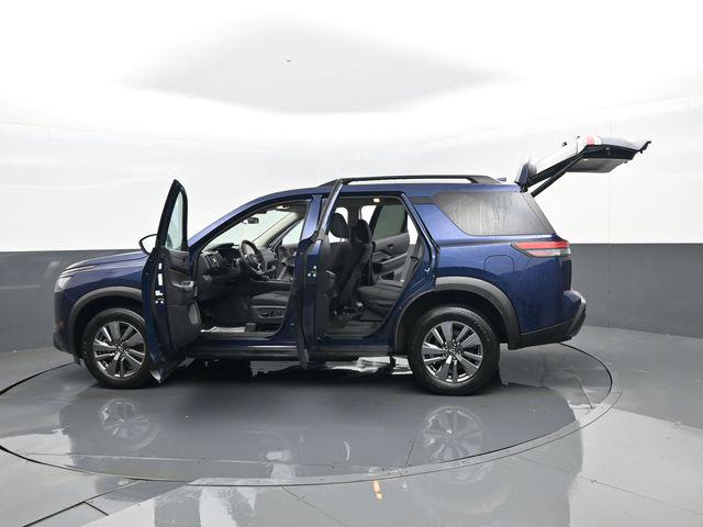 2025 Nissan Pathfinder SV 4WD