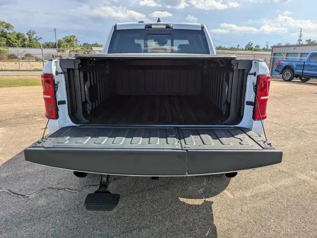 2025 Ram 1500 Tungsten Crew Cab 4x4 5'7" Box