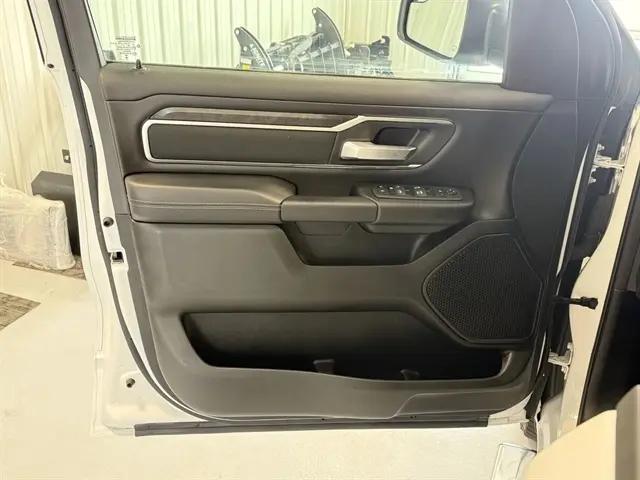 2024 Ram 1500 Big Horn Crew Cab 4x4 5'7" Box