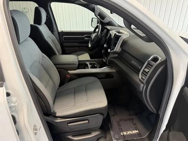 2024 Ram 1500 Big Horn Crew Cab 4x4 5'7" Box