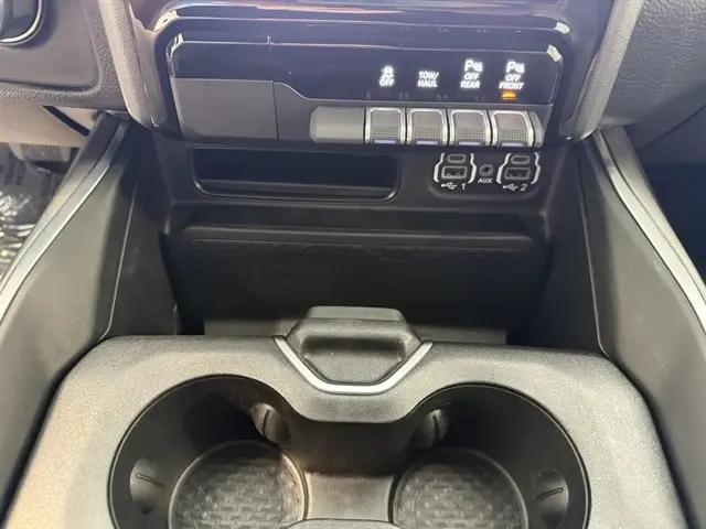 2024 Ram 1500 Big Horn Crew Cab 4x4 5'7" Box