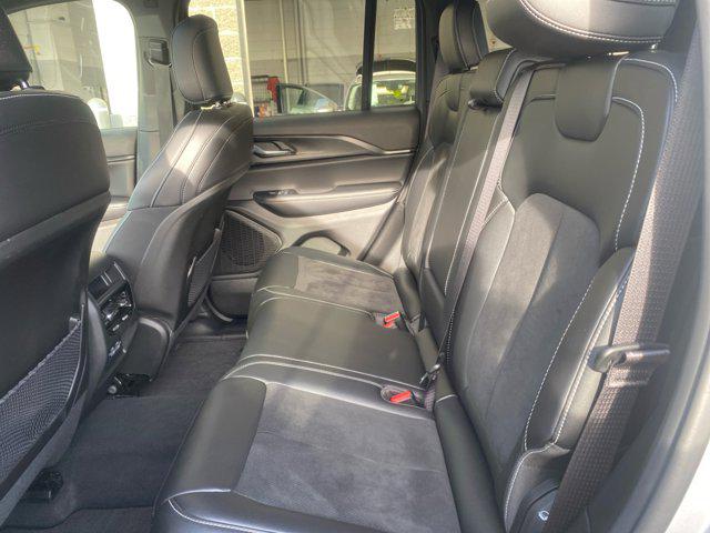 2025 Jeep Grand Cherokee Altitude X 4x4