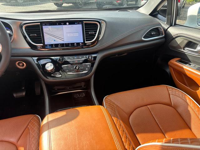 2024 Chrysler Pacifica Pinnacle AWD