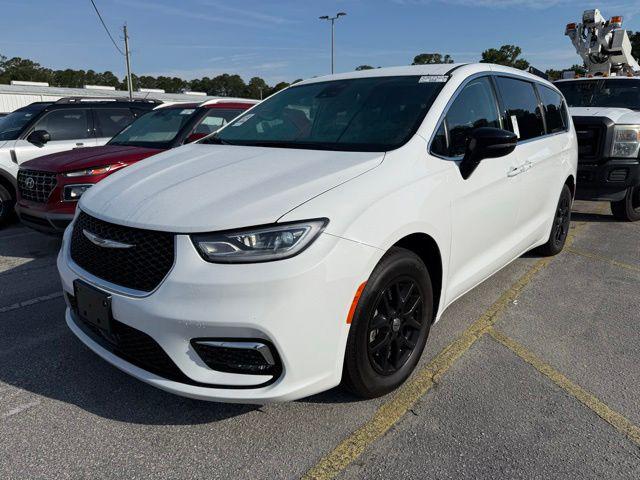 2024 Chrysler Pacifica Touring L for sale in Jacksonville, NC