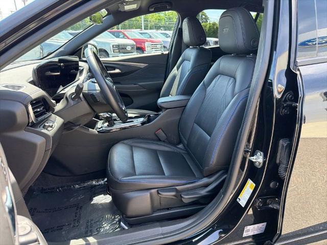 2025 Buick NV Sport Touring FWD