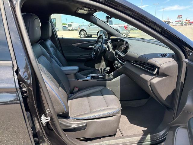 2025 Buick NV Sport Touring FWD