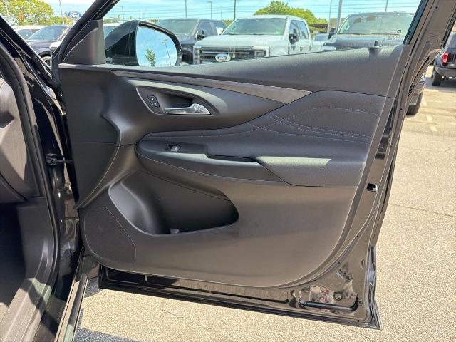 2025 Buick NV Sport Touring FWD