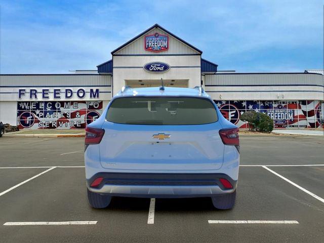 2025 Chevrolet Trax FWD LT