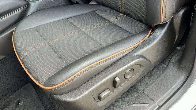 2023 GMC Canyon 4WD Crew Cab Short Box AT4