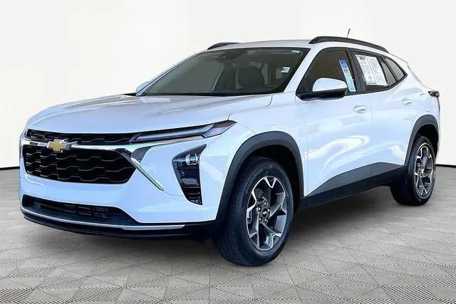 2025 Chevrolet Trax FWD LT