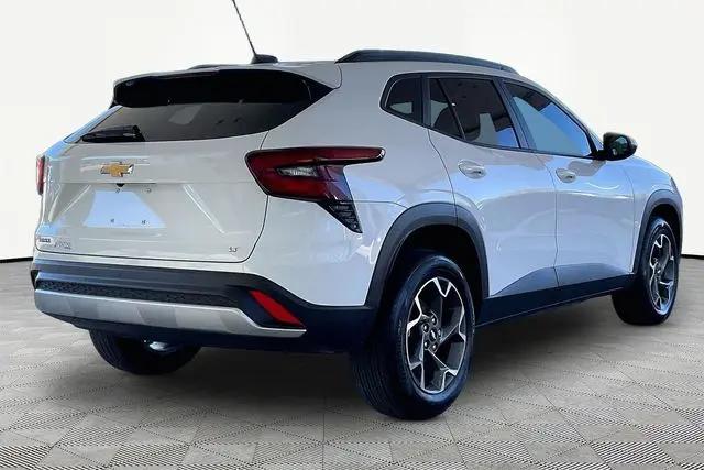 2025 Chevrolet Trax FWD LT
