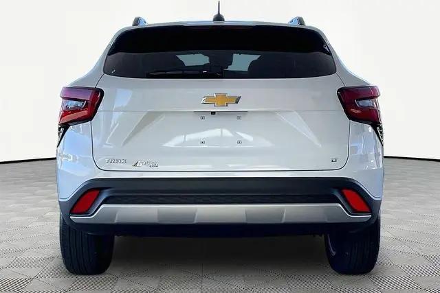 2025 Chevrolet Trax FWD LT