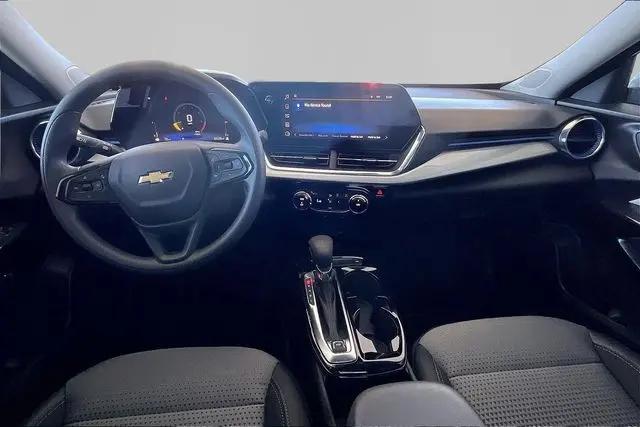 2025 Chevrolet Trax FWD LT